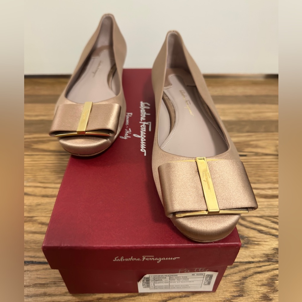 Beige Ferragamo low signature Gold Flat size 7